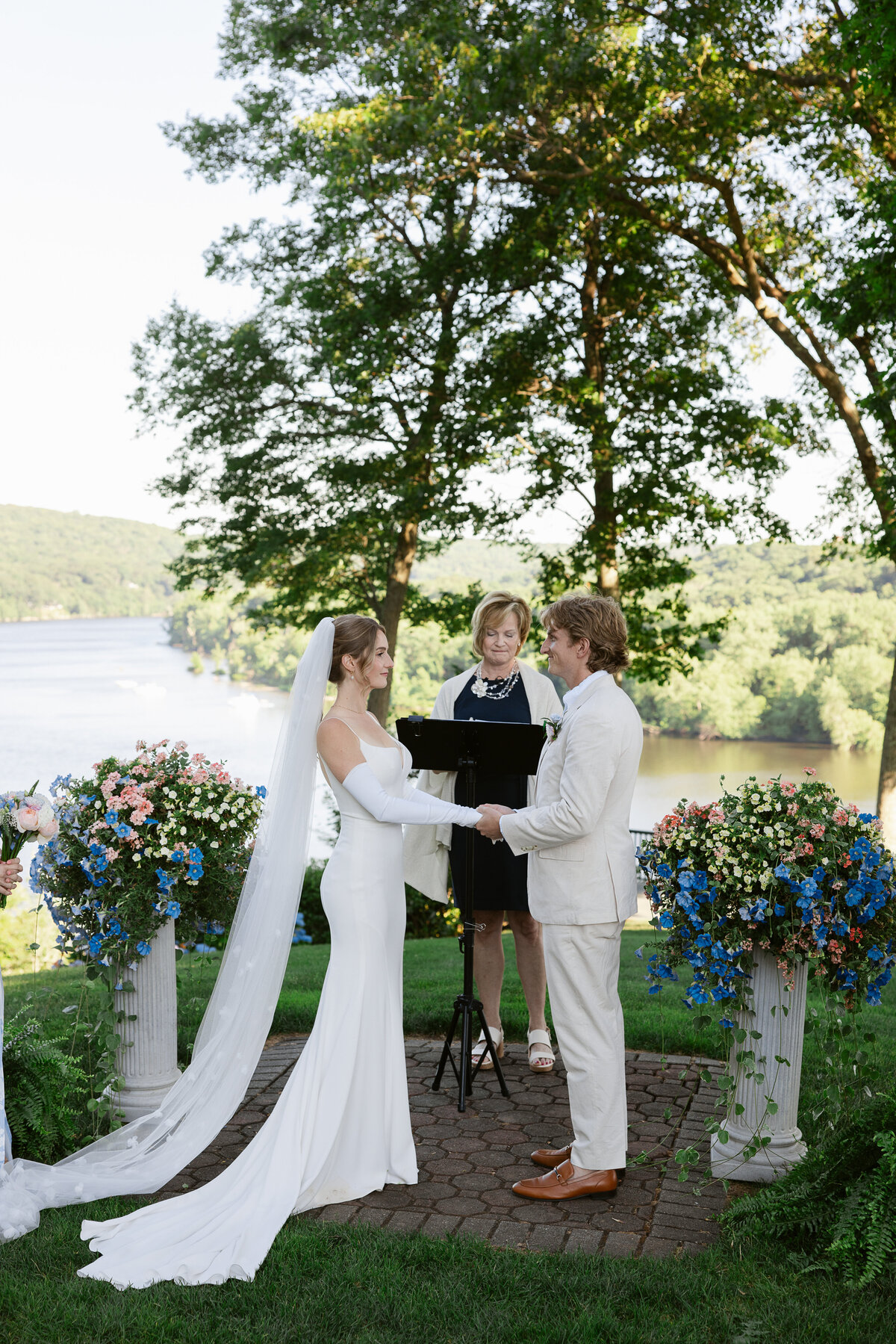 bride-and-groom-at-the-altar-at-saint-clements-castle