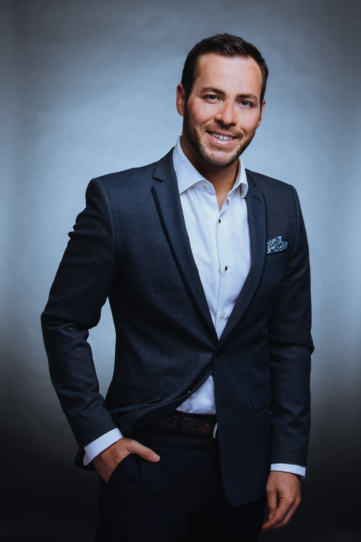 Donovan_Headshots-13