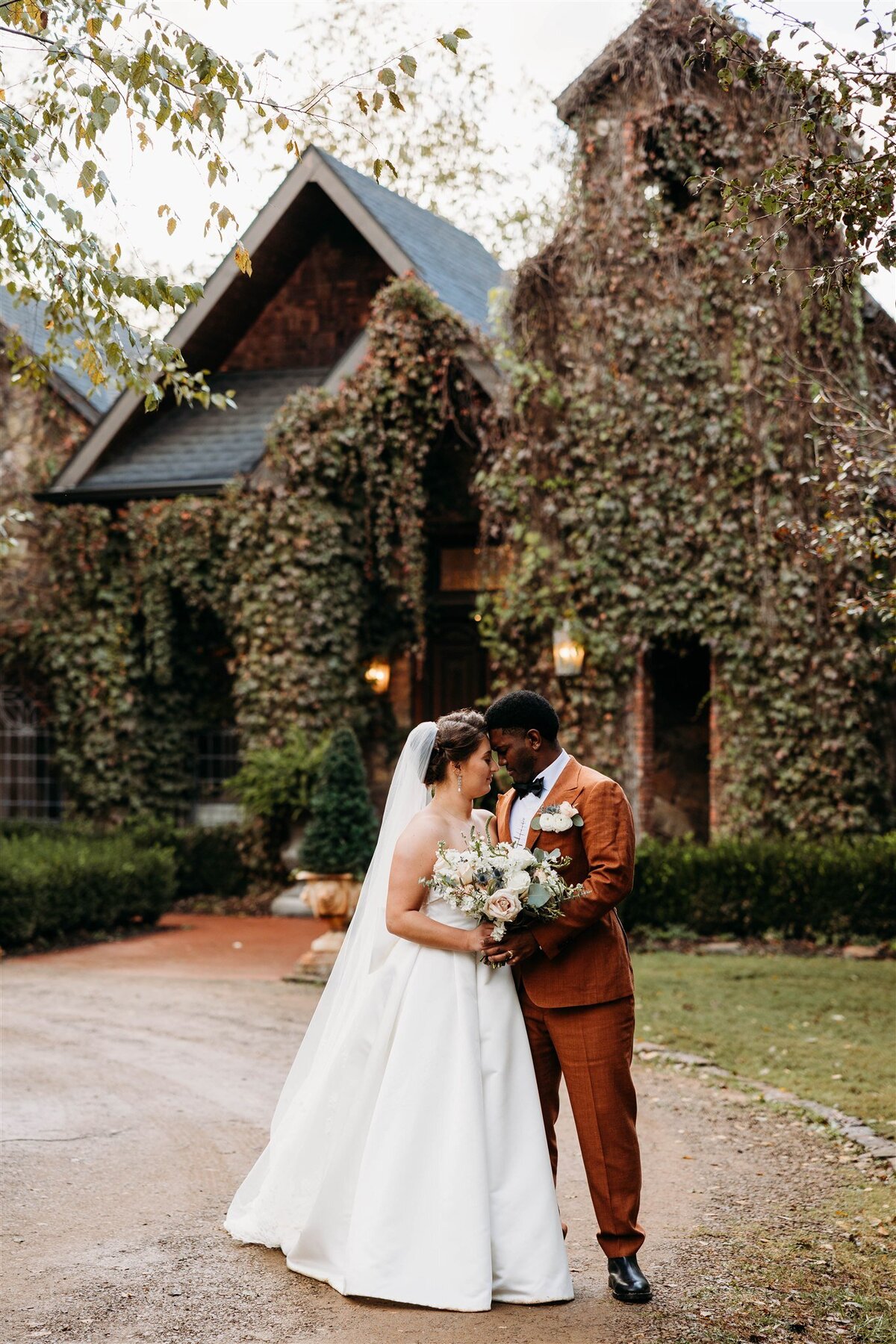 024_LegendAndLaceStudios_May_Wedding_Preview