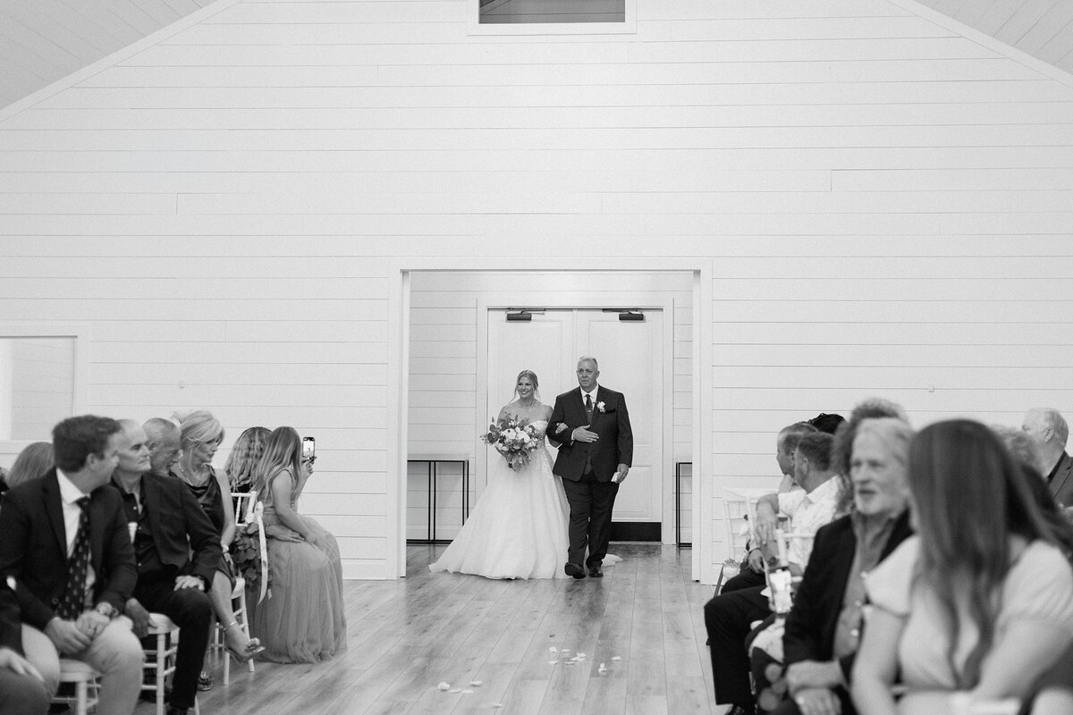 danielleandaaronsfarmhouseweddingkristinnicholephotography55