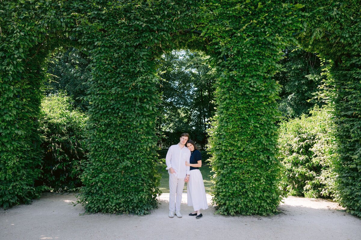 Engagement-Paris-Rodin-Garden-wedding-Larisa-Shorina-29