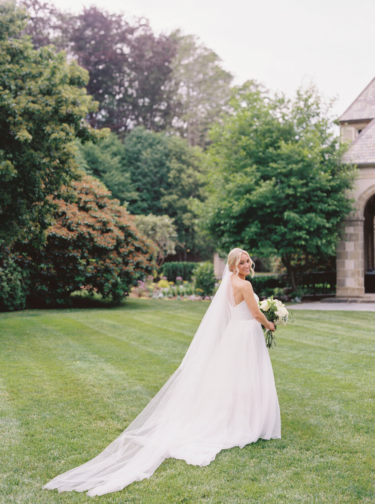 Glen Manor RI Wedding-Halie Child Photography-12