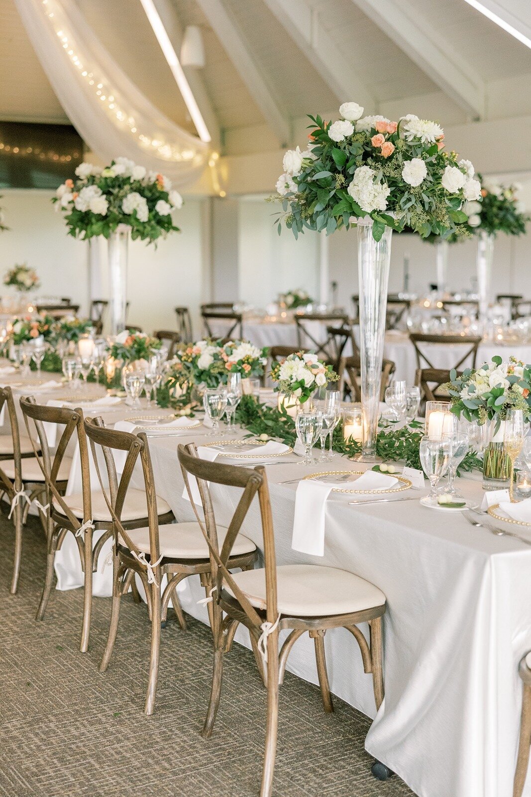 elegant-royal-golf-club-wedding-decor