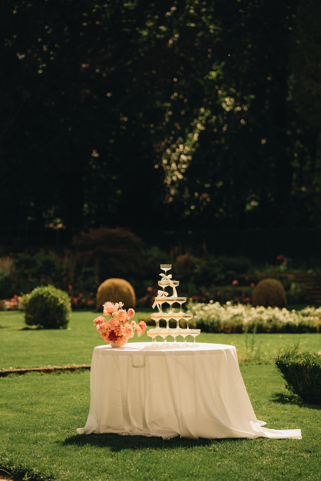 Wedding styling oranjerie Elswout