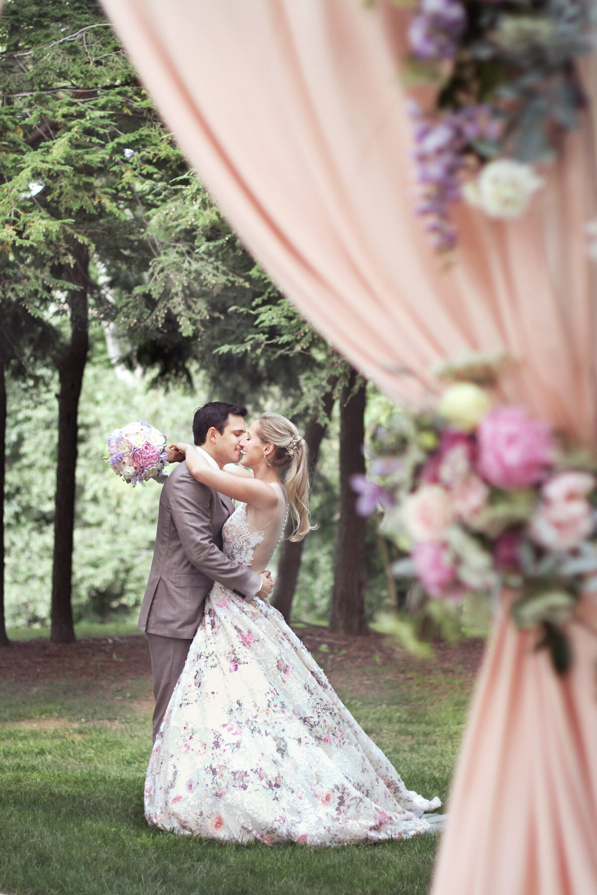 21-araujo-photography-hartwood-acres-tent-wedding