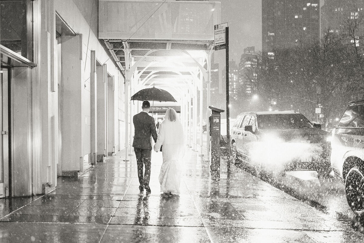 Snowy night time wedding portraits New York City wedding | Oduma photography-15