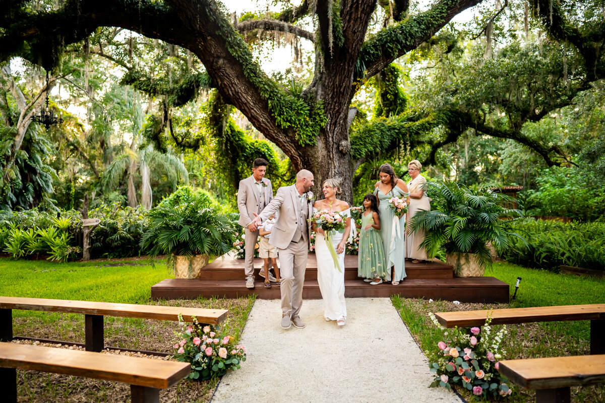 maddness-photo-del-favero-oasis-vow-renewal-chantilly-chic-celebrations-9