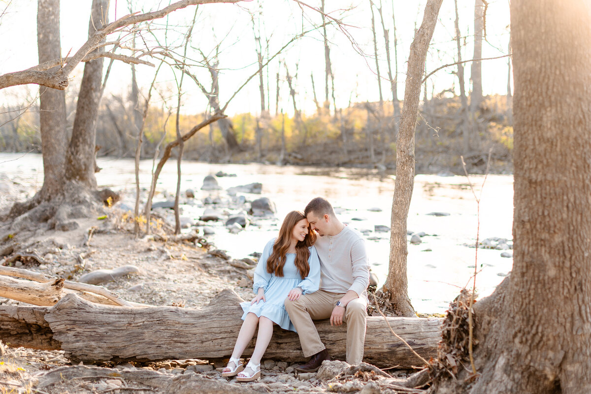 Colorful-Springtime-Greenhill-Park-Roanoke-Engagement-Session-Photography-S-170