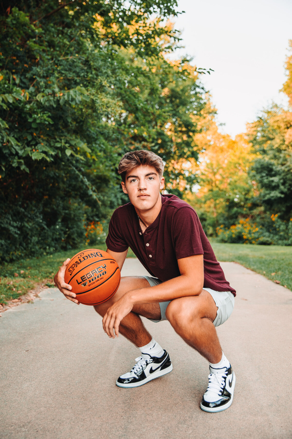 galena-illinois-senior-photographer-guy-basketball