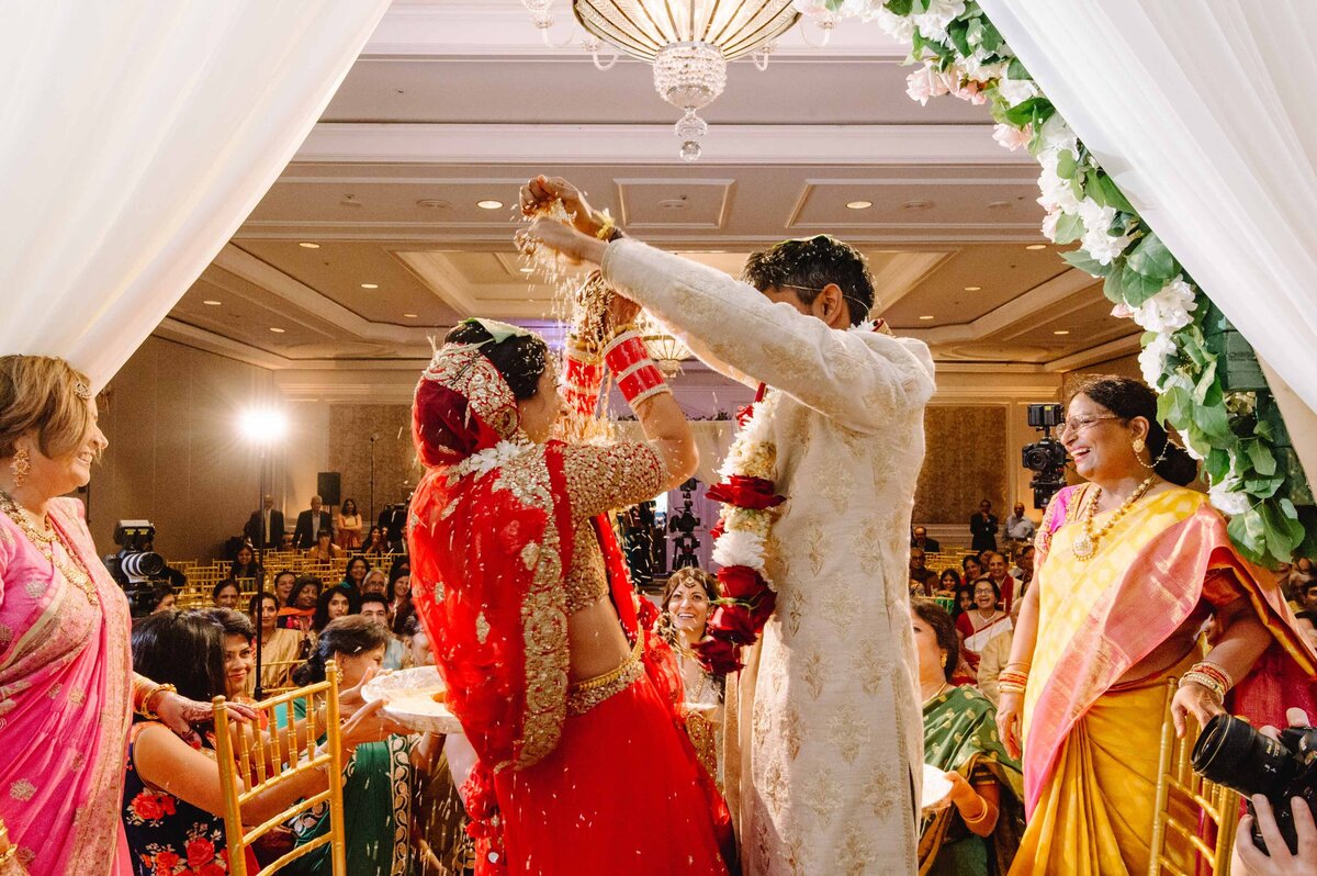 red sari bride indian wedding washington d.c. l hewitt photography-4