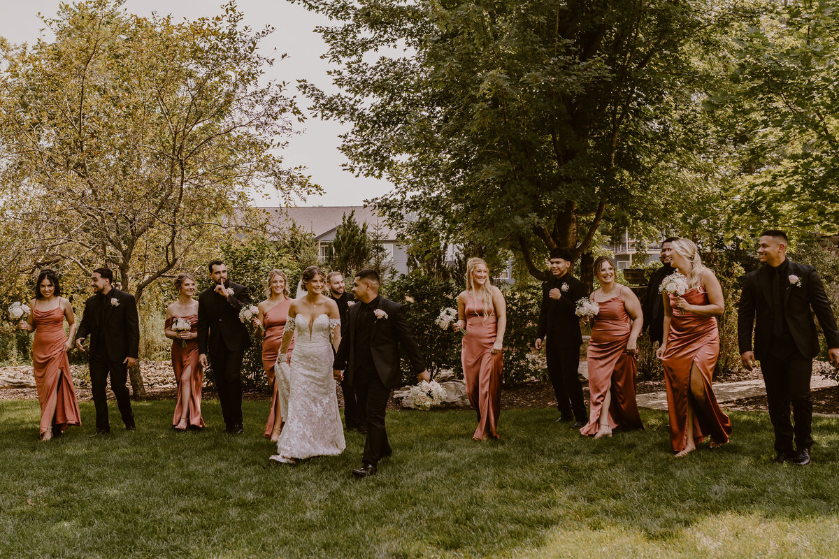 wedding-party-celebration-des-moines-wedding-photographer-storyteller-collective-photo-co