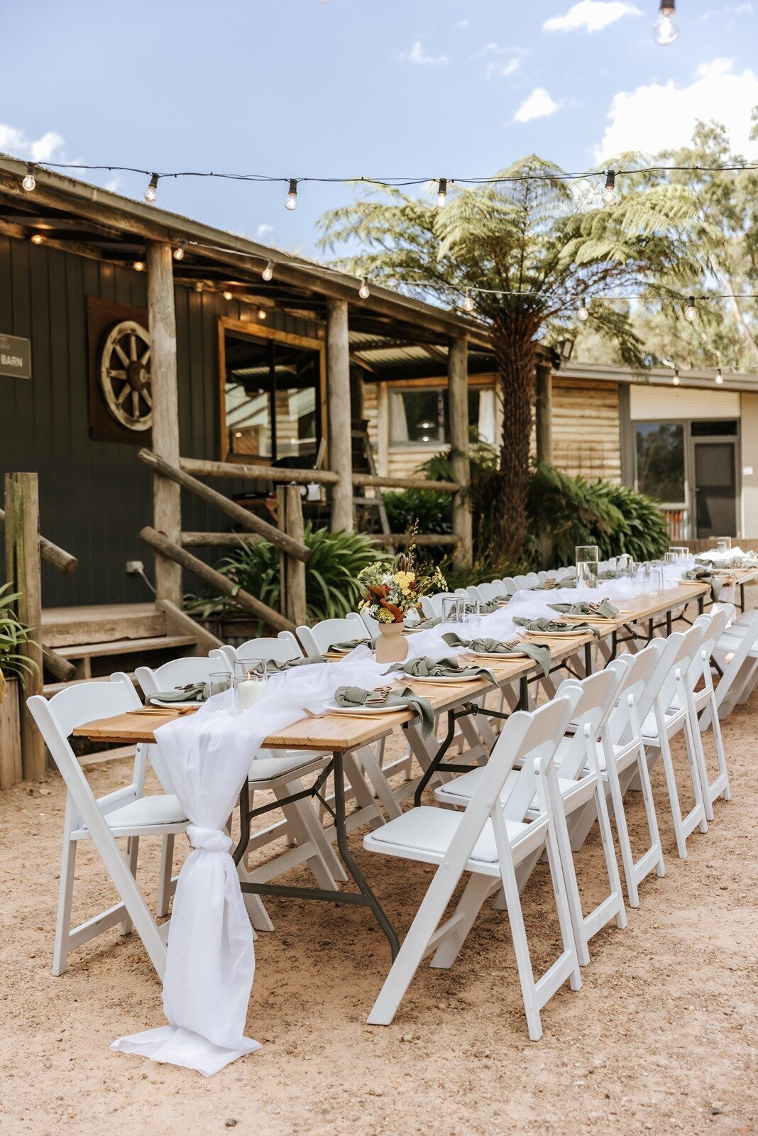 Elope-styled-micro-wedding-yarra-ranges-the-log-cabin-ranch04