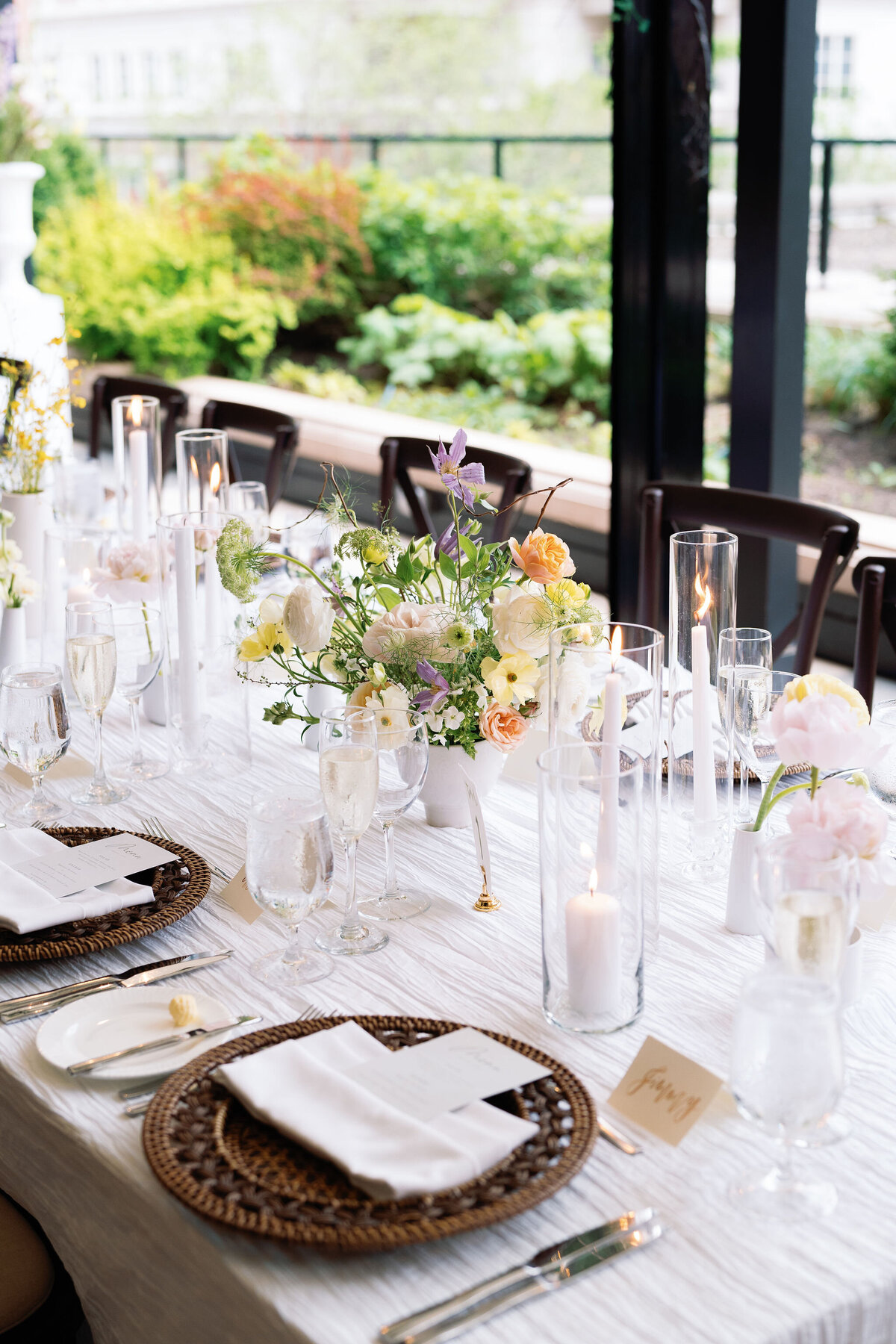 59-wedding-reception-tablescape-flowers