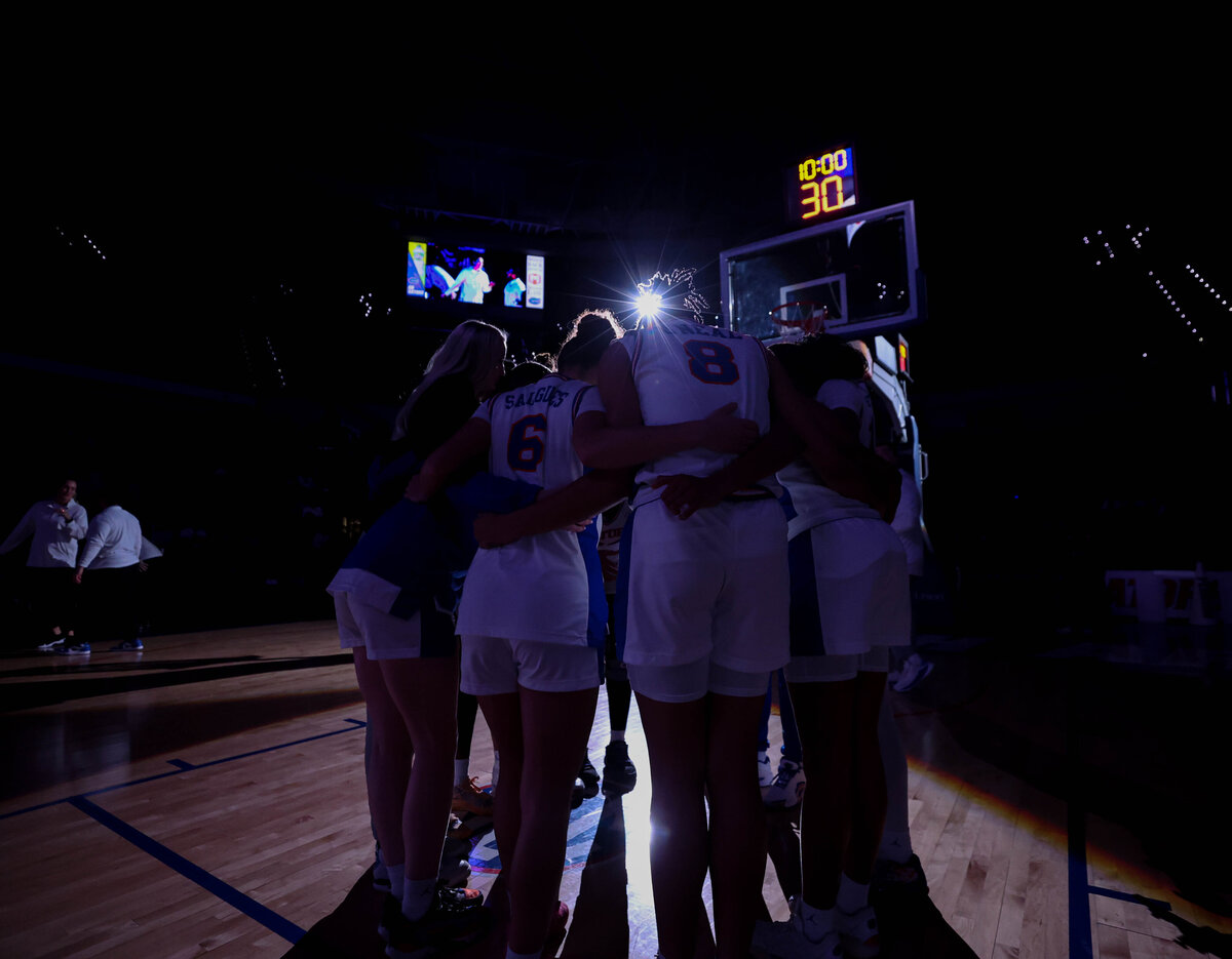 Huddle_250105_6992_BryceMitchell