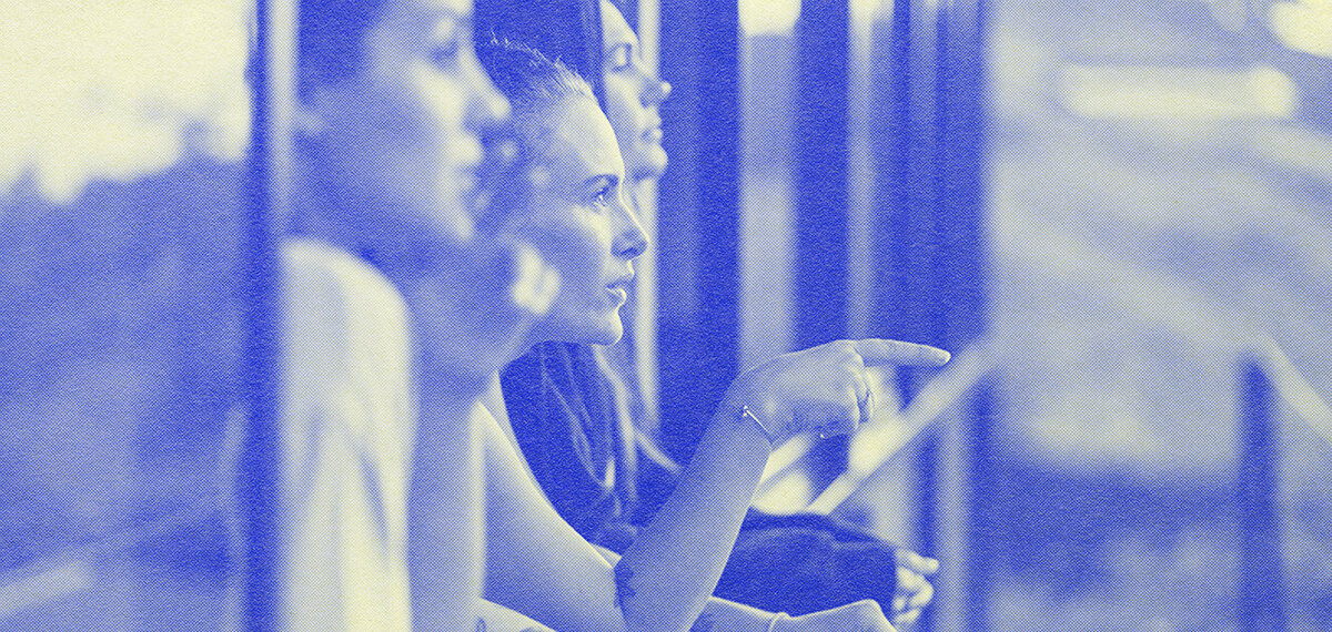 photo of Lois and other attendees fro Writing Wildly retreat