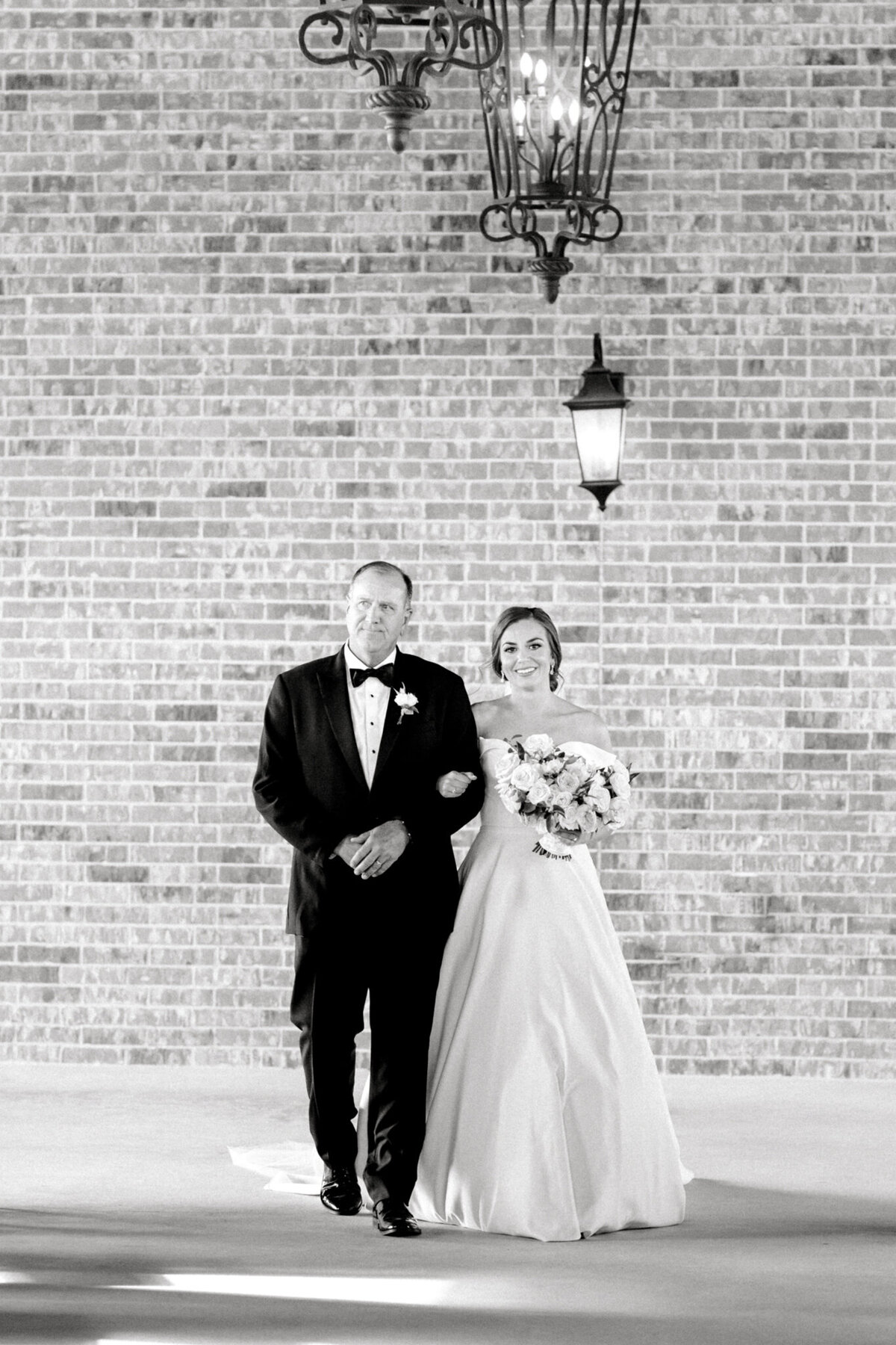 Lexi Broughton & Garrett Greer Wedding at Dove Ridge Vineyards | Sami Kathryn Photography | Dallas Wedding Photography-112