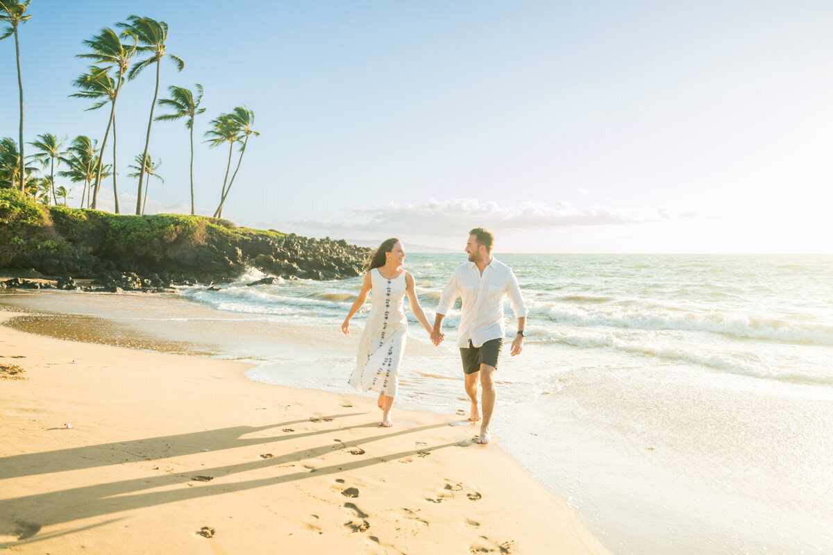 maui couples photography on the beach