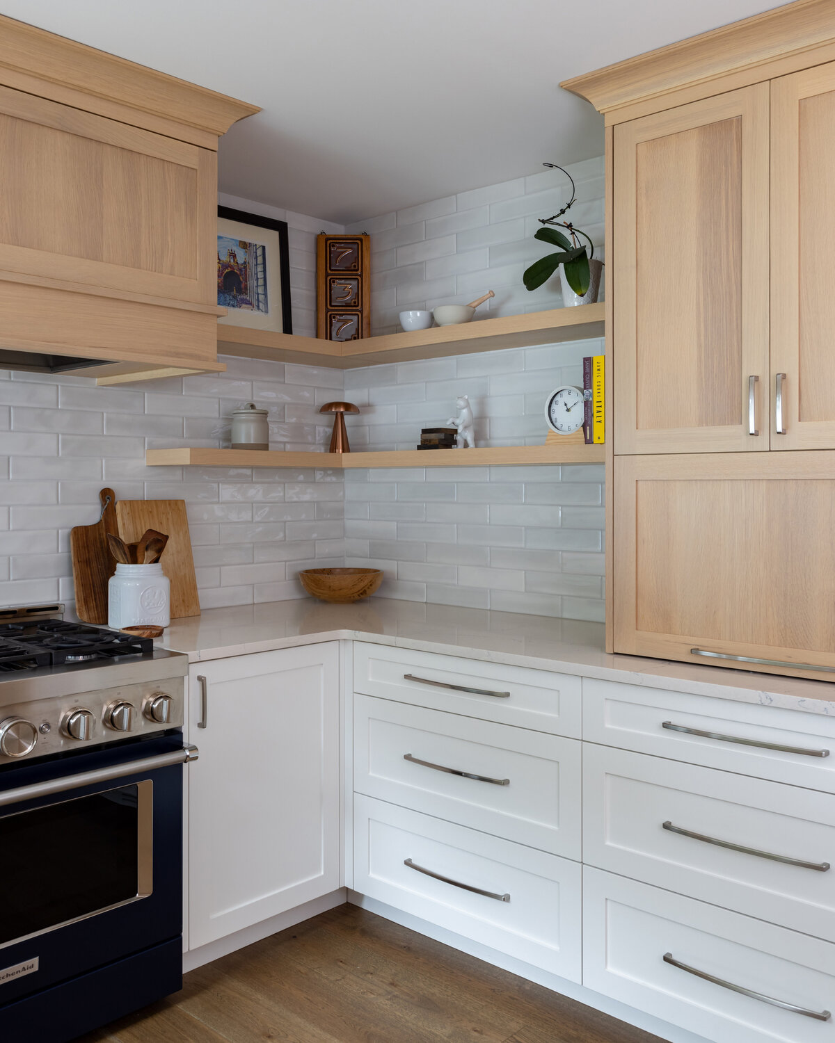 KatCo_Interiors-LakeHouse-Kitchen-14