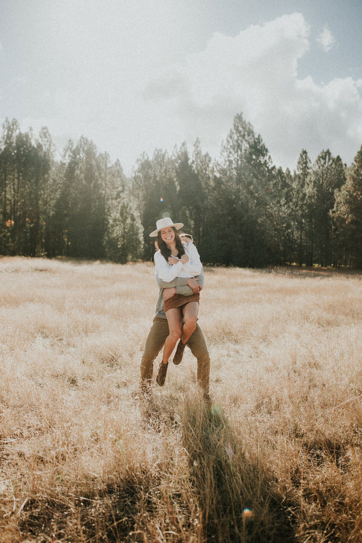 engagement-session-lake-and-forest-montana-8
