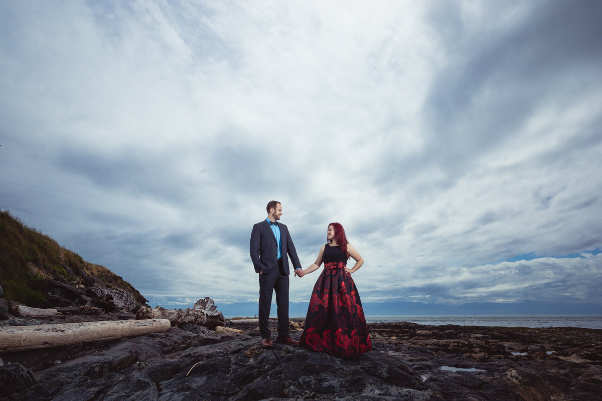 engagement session on victoia beach