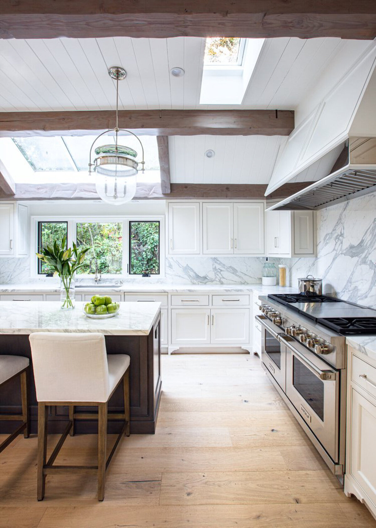 Beverly-Hills-Transitional-by-Dana-Triano-Designs--06