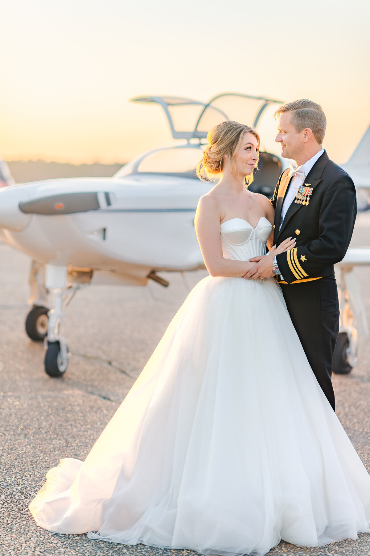 Merdian Mississippi Wedding at Key Bros Hanger _ Lauren Elliott Photography _ Sarah and TY-948