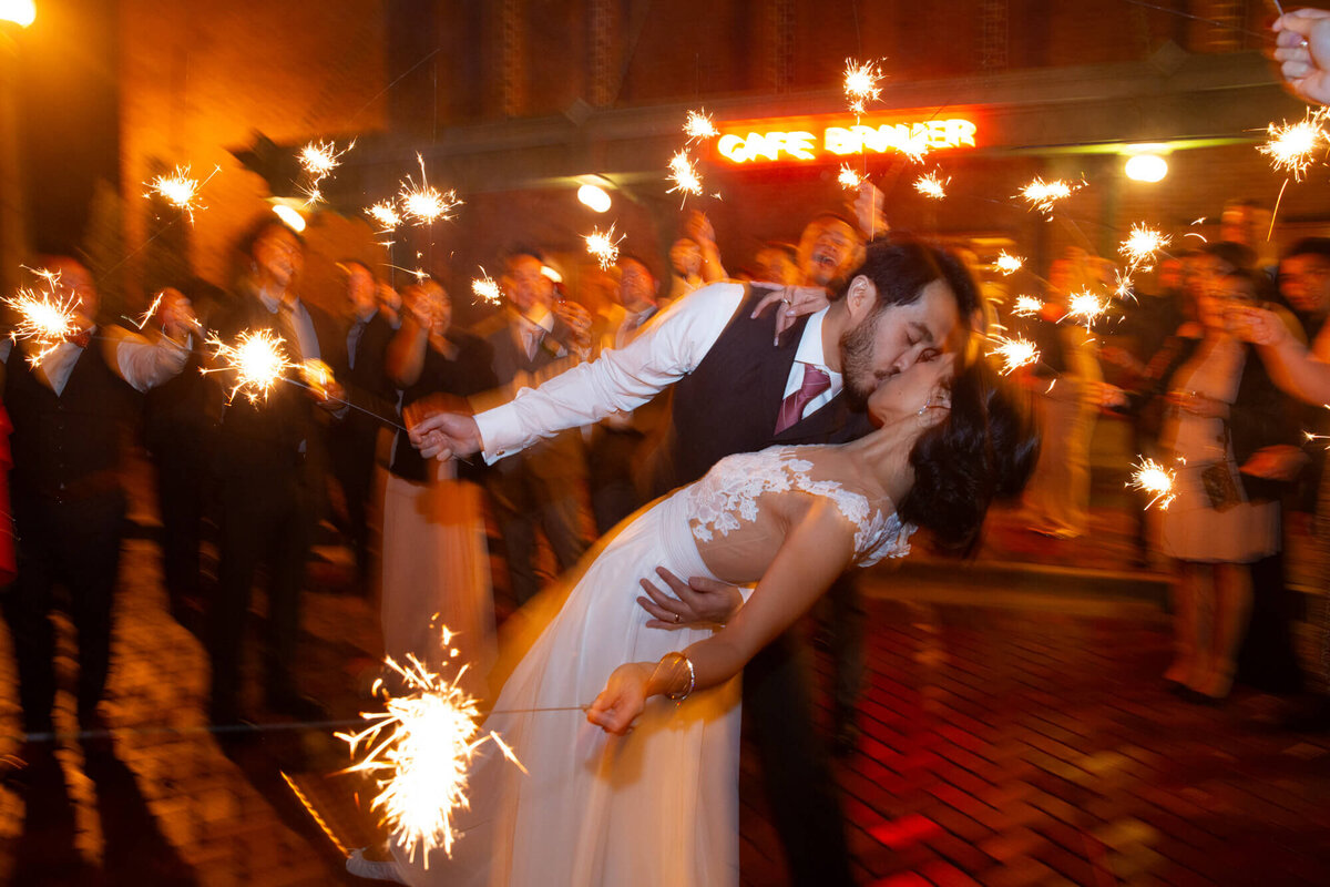 chicago-wedding-cafe-brauer-sparklers