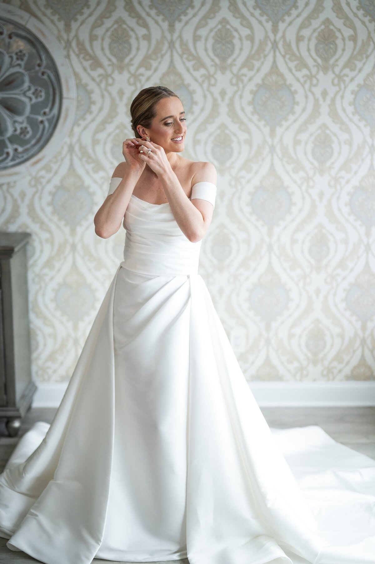bride-in-anne-barge-gown