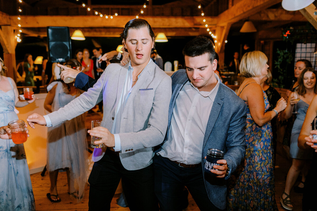 Vermont-Luxury-Wedding-Photographer-Reception-Party_327