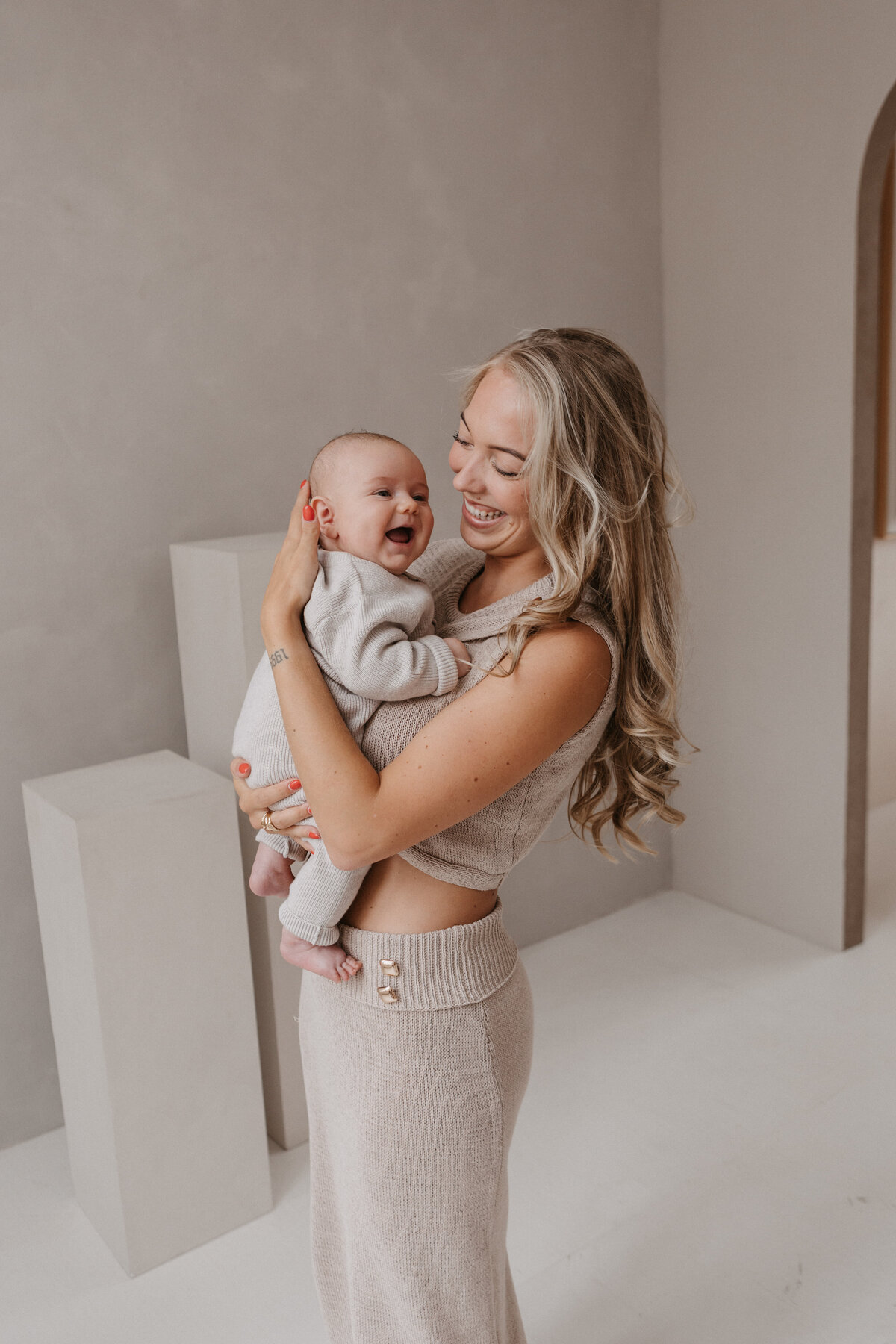 Gezinsshootnewborn- Studio Loft Celina-14