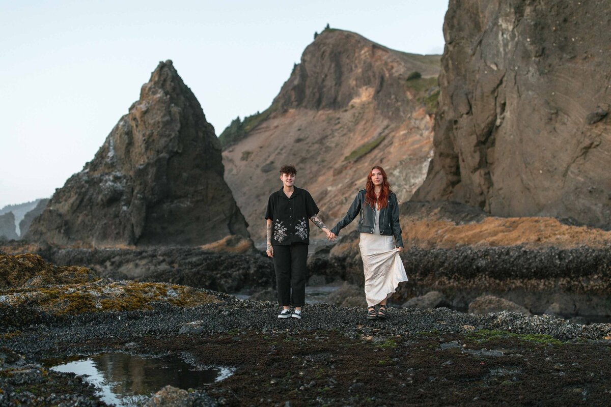 couples-portraits-oregon-coast-roads-end-state-park-84