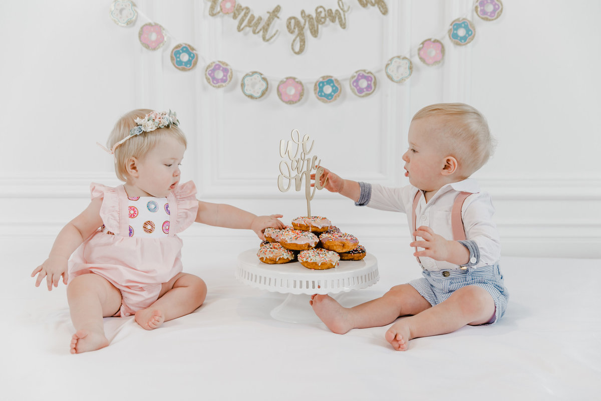 JessicaJaccarinoPhoto_twins_donutsmash-7