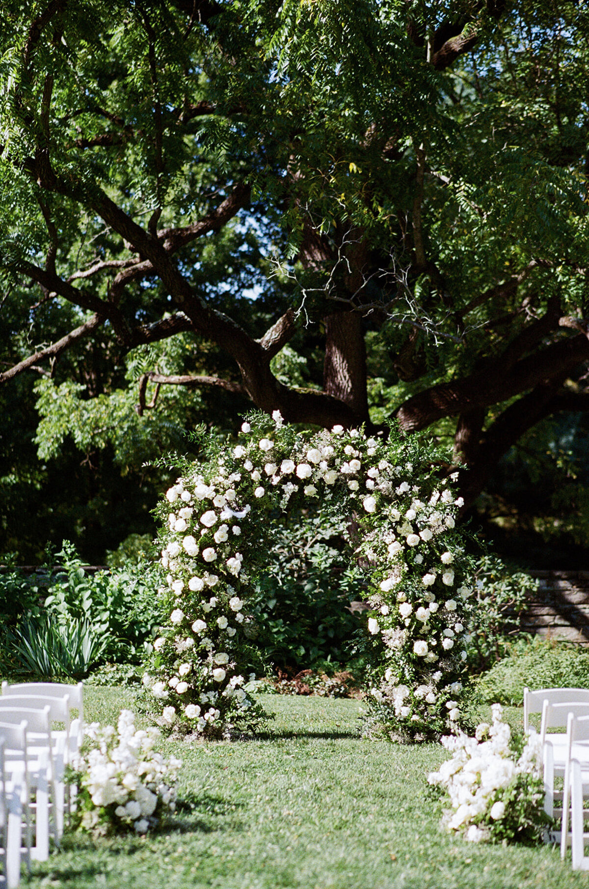 Grace-Brown-Photography-Bellevue-Hall-Tented-Wedding_052