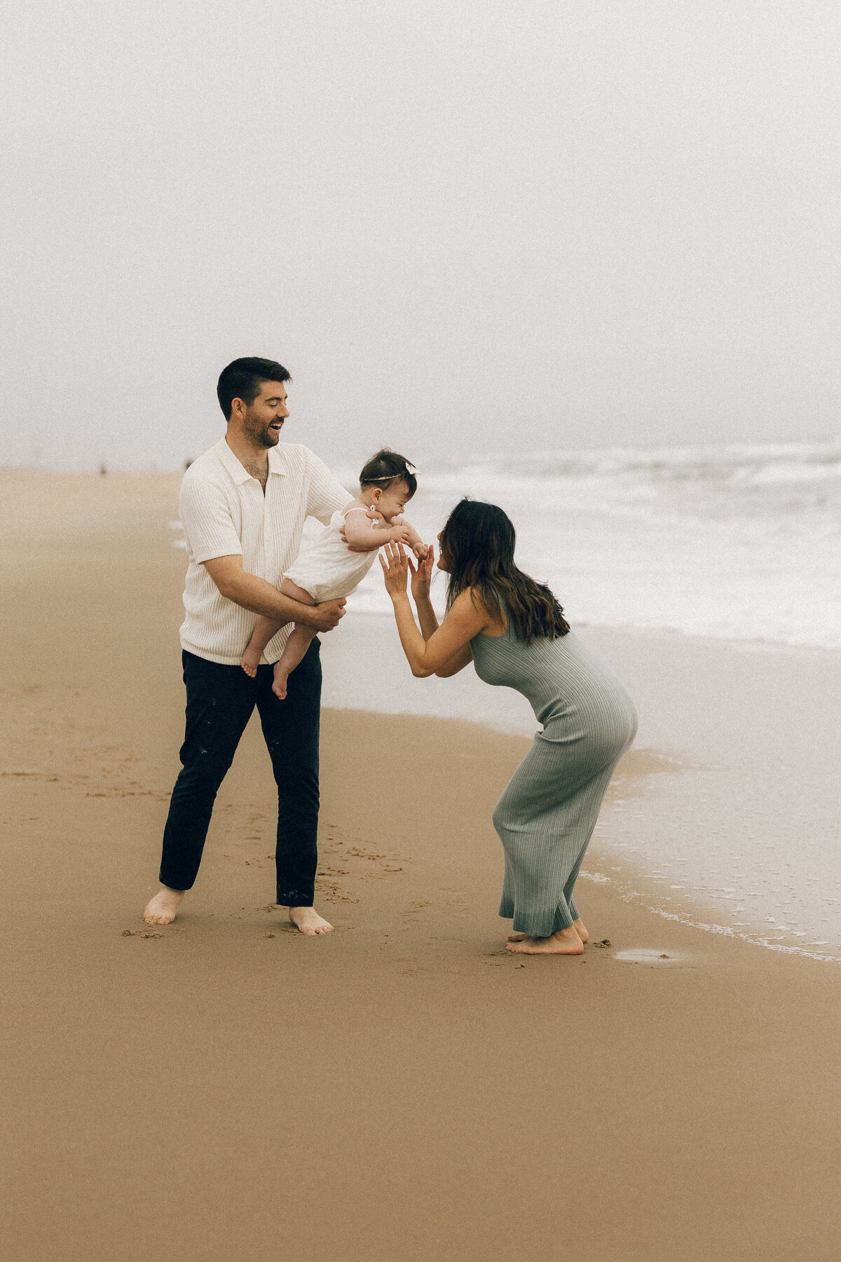 sunrise-beach-family-photoshoot-15