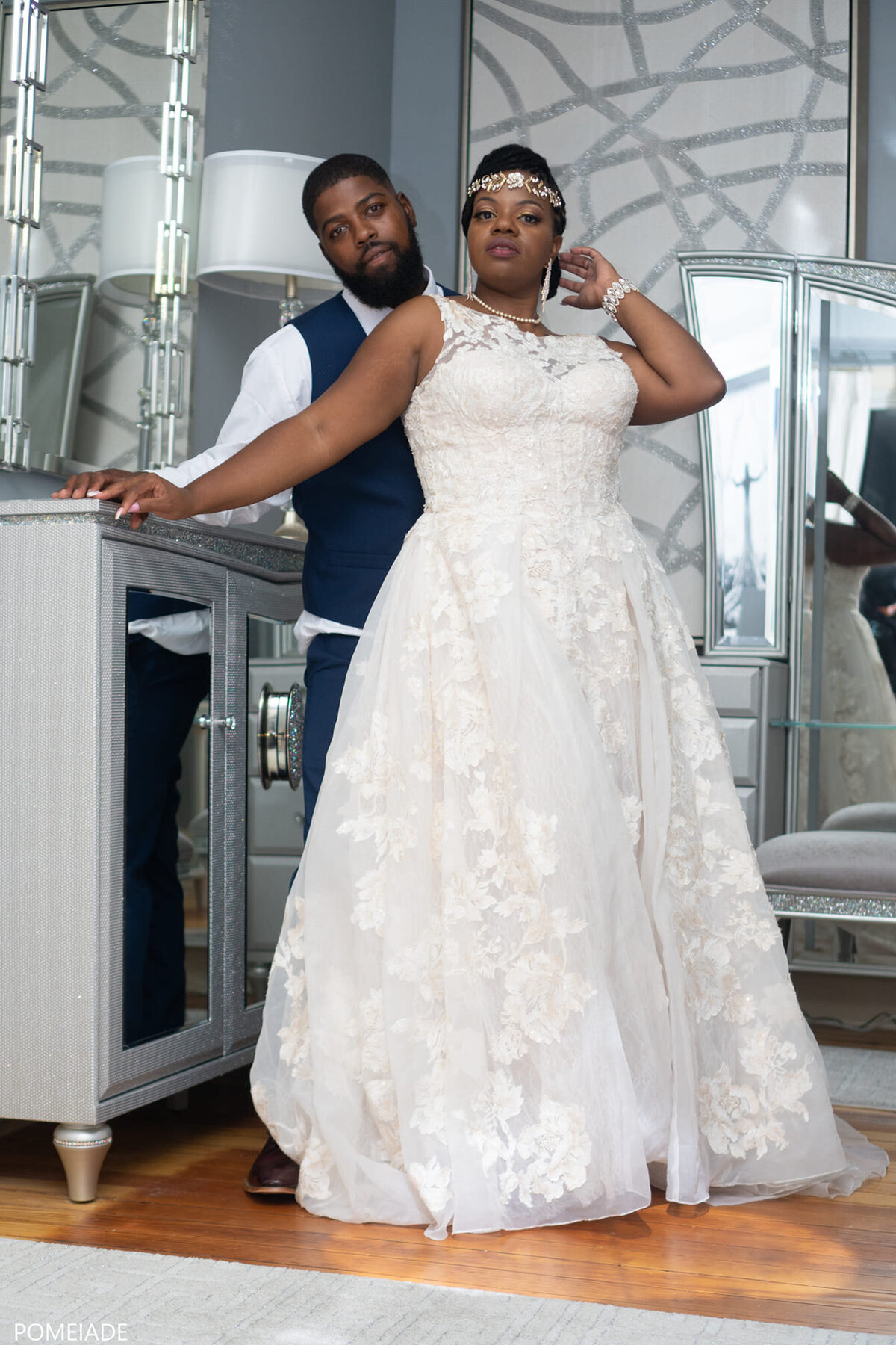 Wedding-Couple-in-bridal-suite