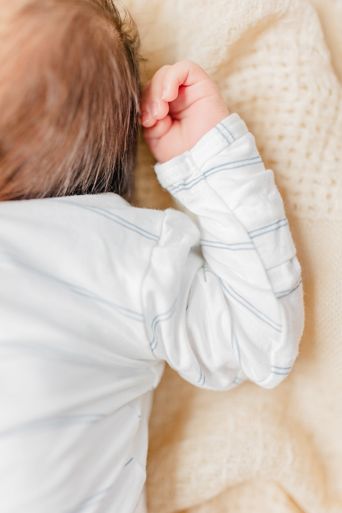 in home lifestyle newborn photography session in framingham massachusetts11