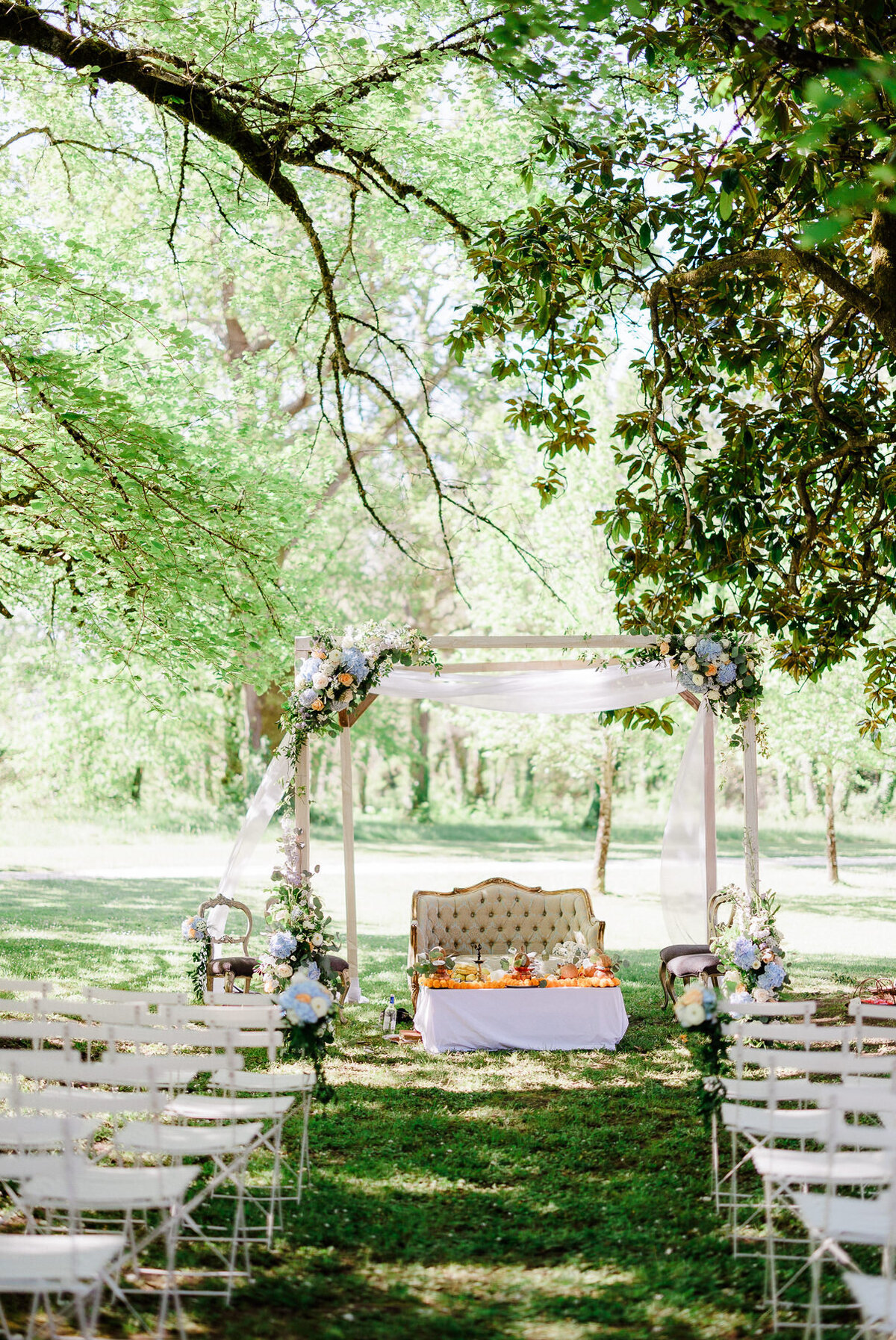 Modern_Chic_Chateau_Valouze_Destination_Wedding_Photographer-111