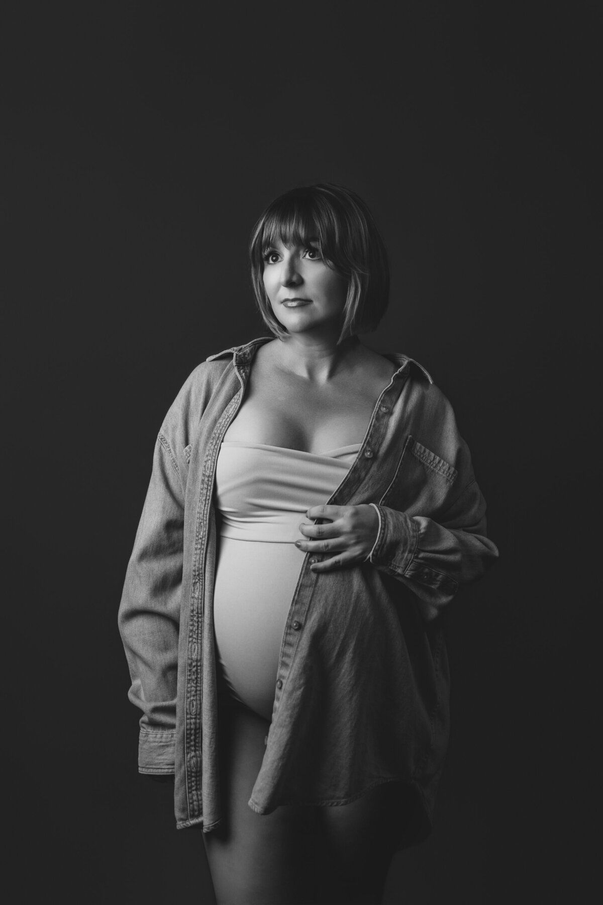 MiniAnnaPhotography2023-Jenna-Maternity-1193srgb-evsrgb-bw3000