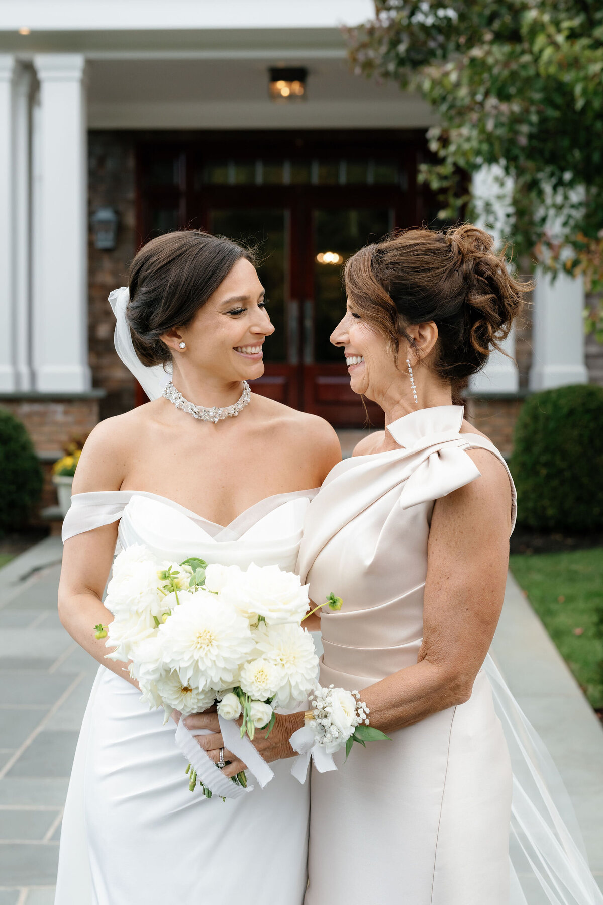 Outdoor Wedding Portrait by Lisa Blanche Photography