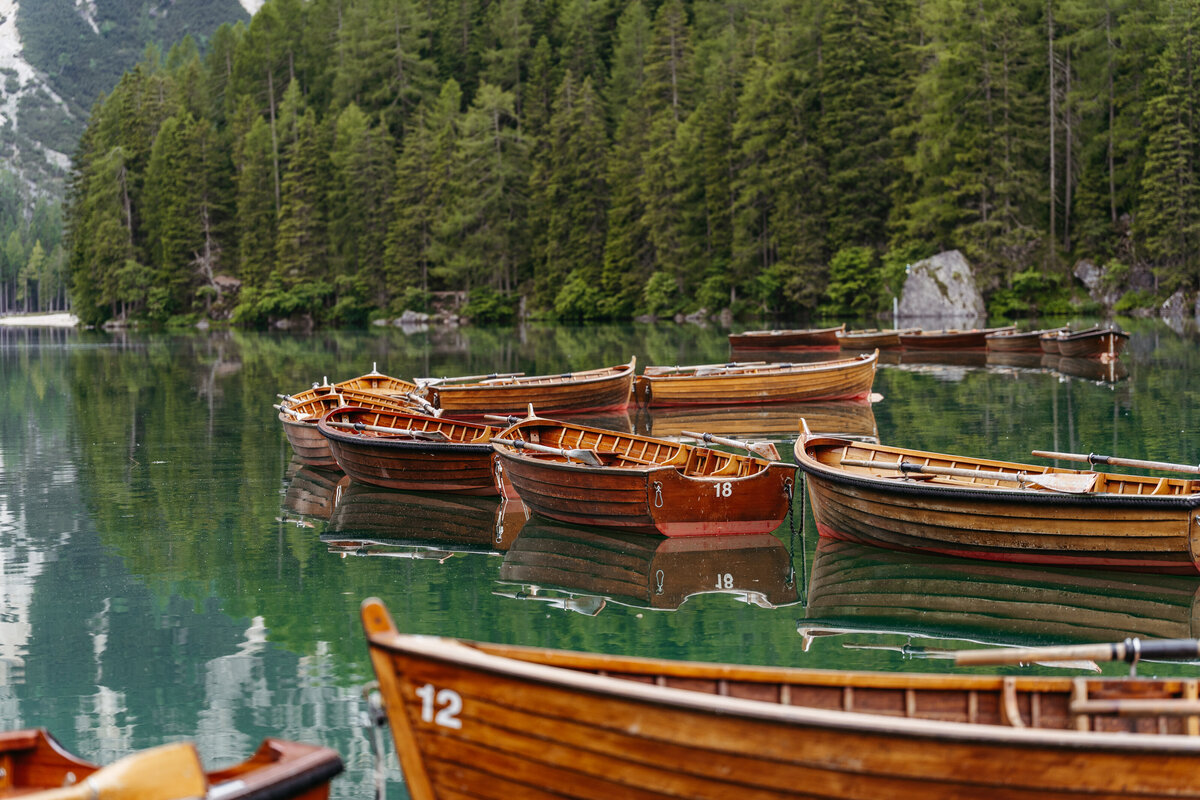  romantic dolomites lake Braies elopement