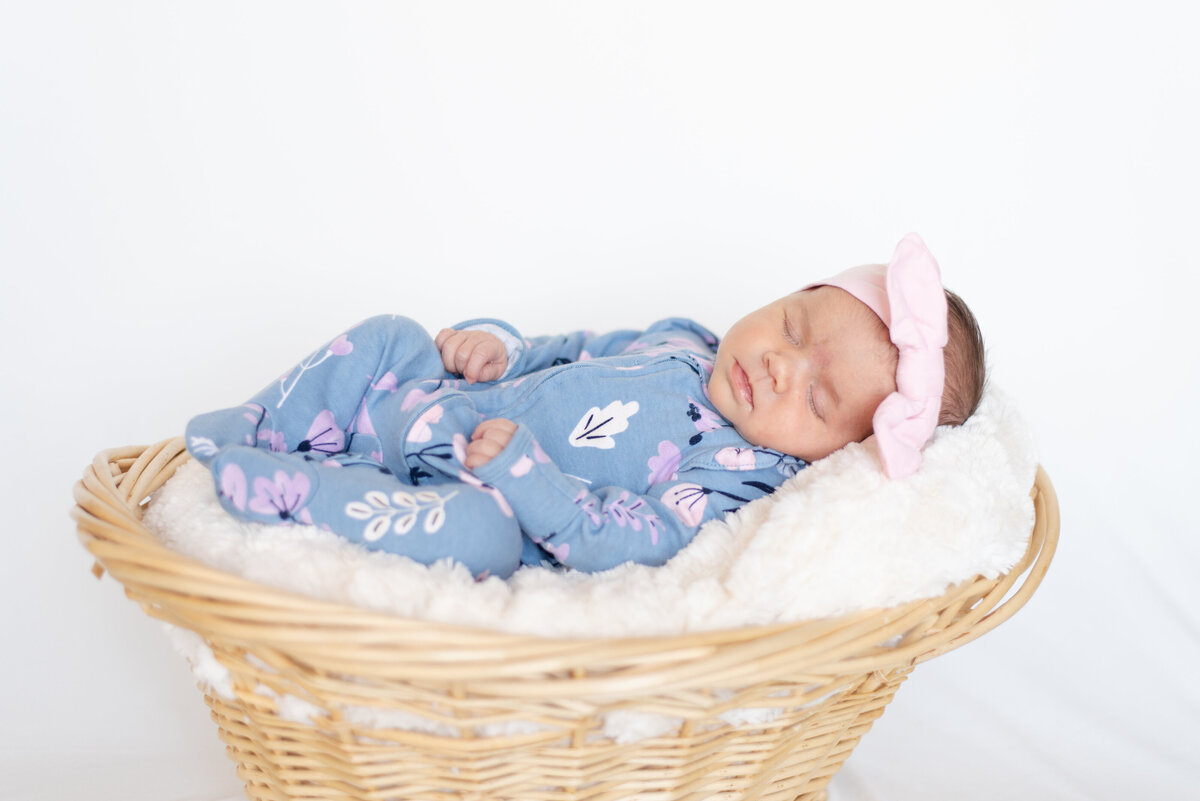 LilyNewborn_Sneakpeek-2