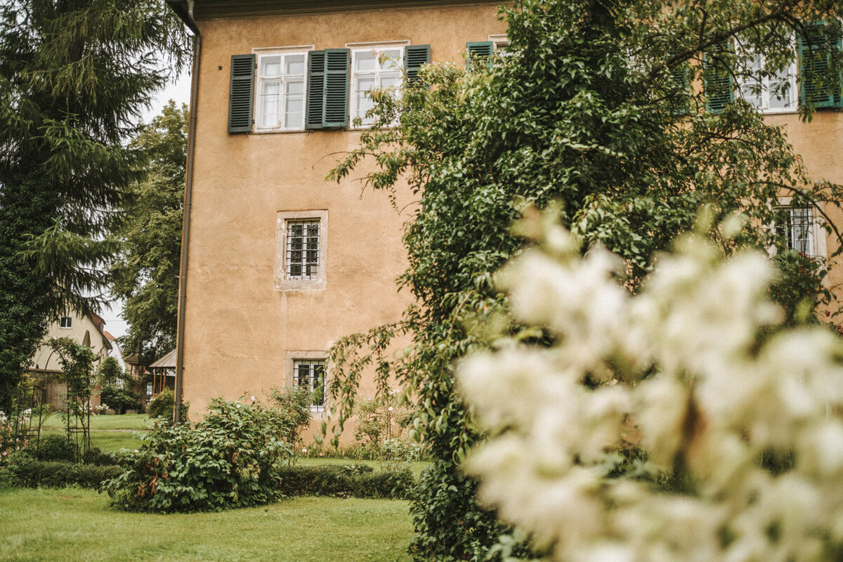 Fotograf-Hochzeit-Freiburg-Brautpaarbilder-Ideen-authentisch-heiraten-in-Freiburg-Hochzeitsfotografie-1