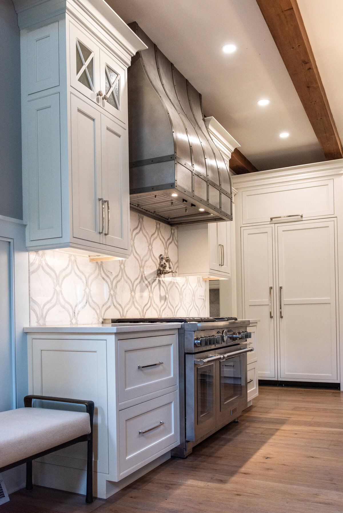 Range and Range hood