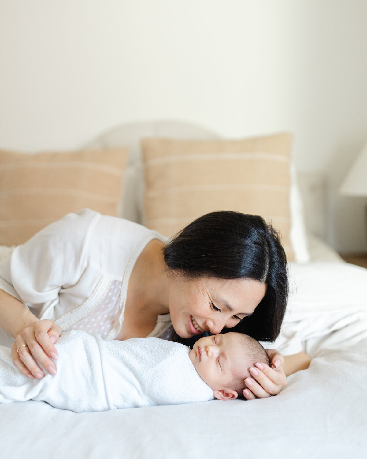 In-home newborn portrait session with siblings in Philadelphia - 27