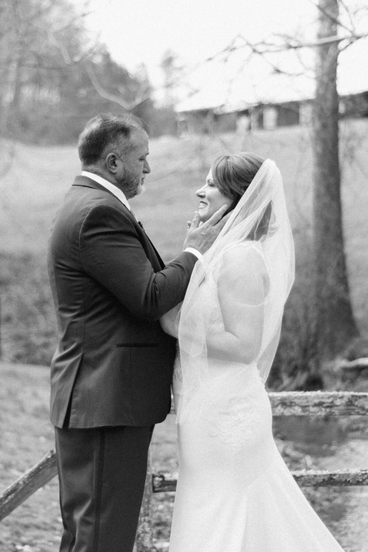 Julie and Robert Wedding Day - The Stables at Strawberry Creek - East Tennessee Wedding Photographer - Alaina René Photograhpy-9