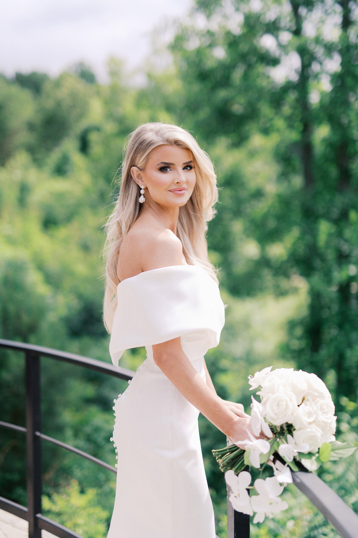 Barn at Smith Lake Wedding Photographer-47