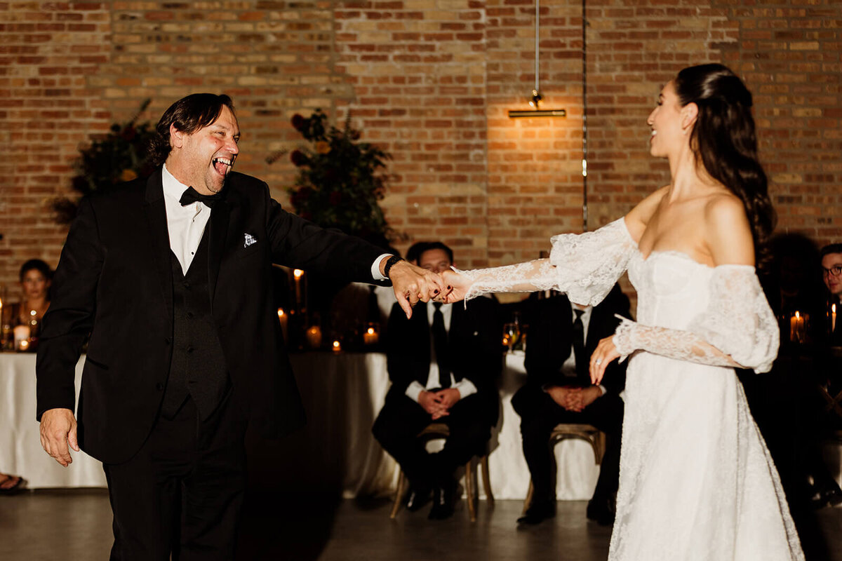 wilman-botanical-gardens-downtown-chicago-wedding-modern-041