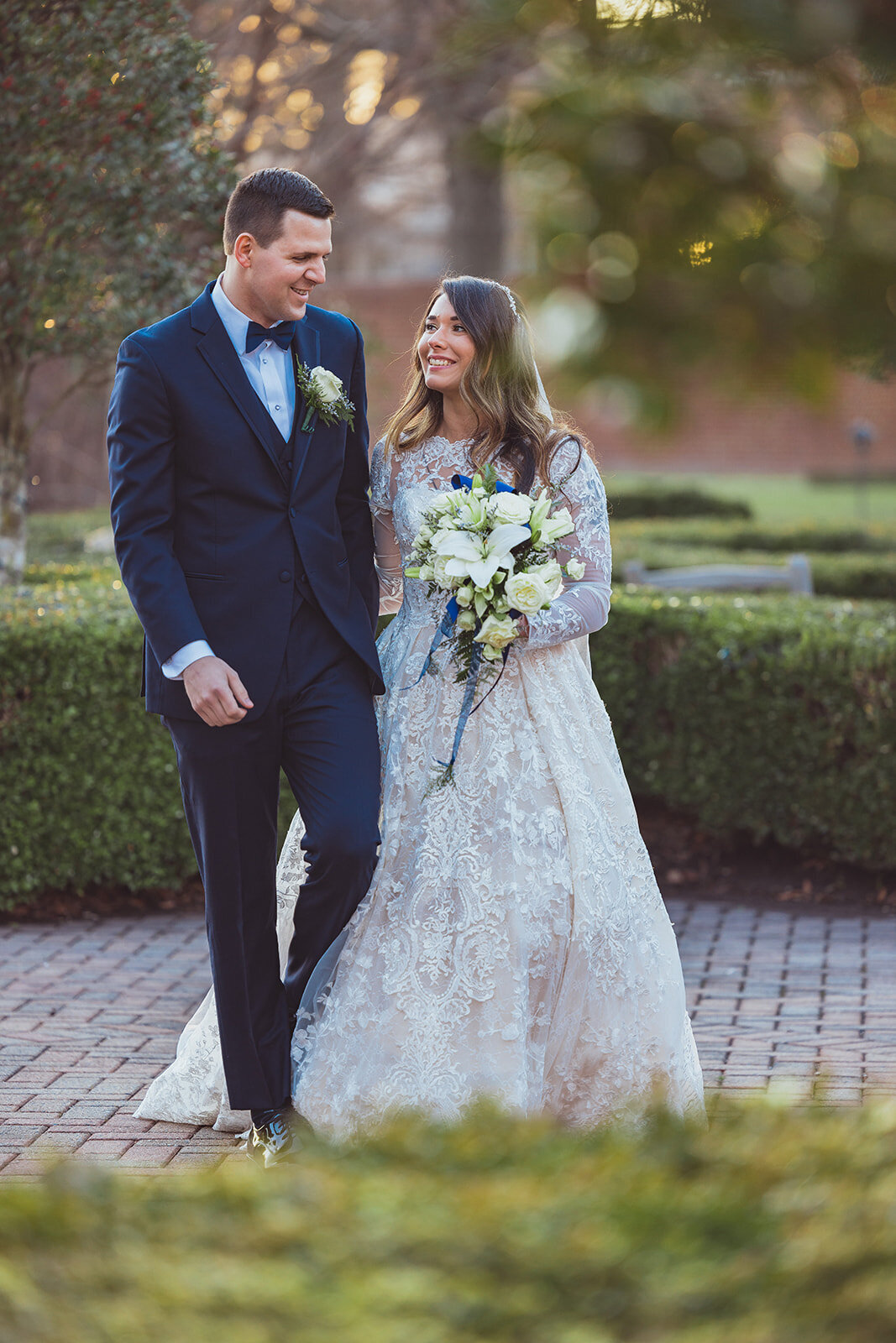 Virginia Wedding Couple in Colonial Town