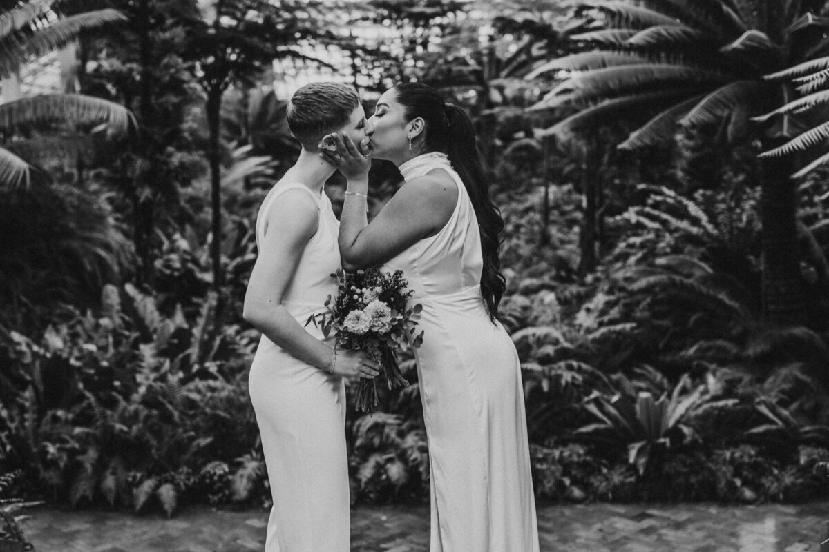 Garfield-Conservatory-Elopement-Chicago-Photographer-Queer-Affirming-64