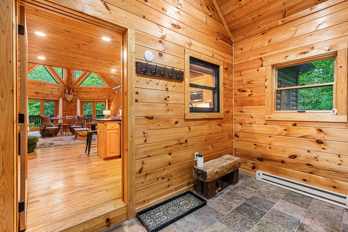 Main Level Entryway (1)